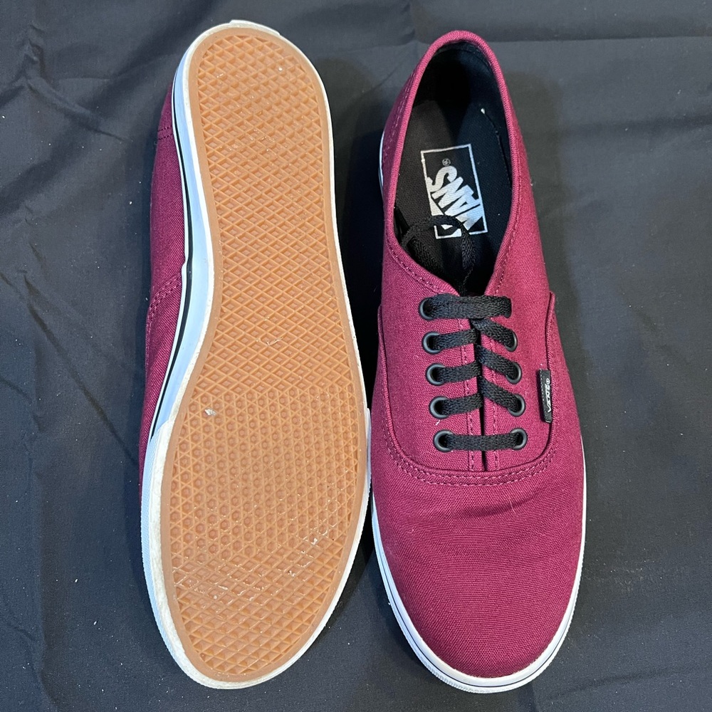 Vans - Picture 3 of 3